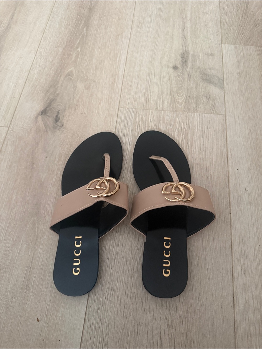 Gucci Black Footbed Pink Nude Leather Logo Thong Sandals